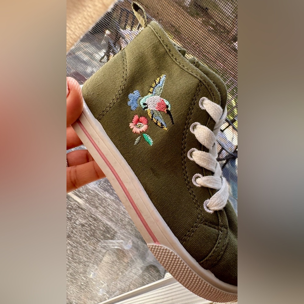 💚 Carter’s - Toddler Girls’ Green High-Top Sneakers - size 9 (NWT) - Picture 6 of 12